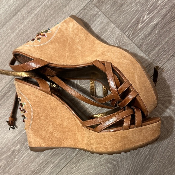 Guess Women's Ilene Wedge Sandals with Colorful Embellishments - Picture 8 of 14